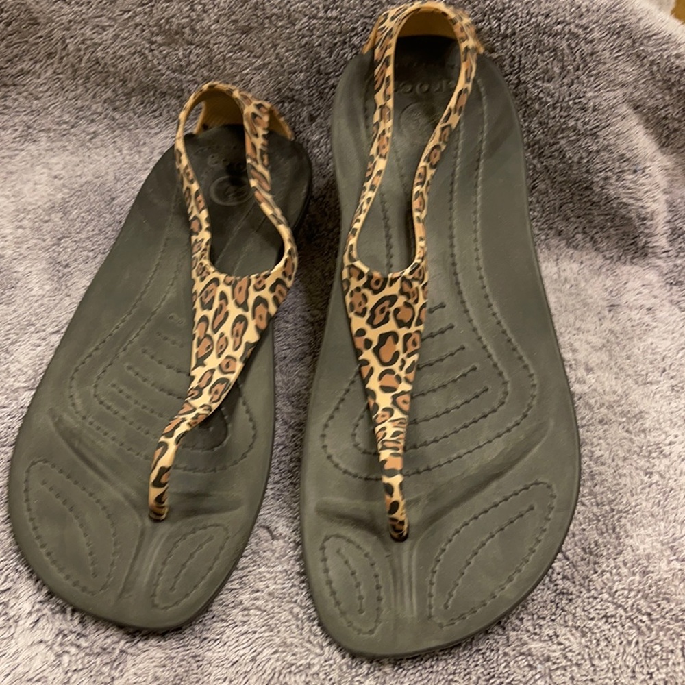 Crocs thong sandal